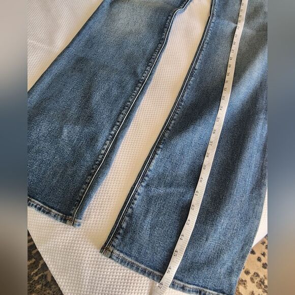 Hudson Barbara High Rise Bootcut Sandy Destroy Hem - Picture 16 of 16